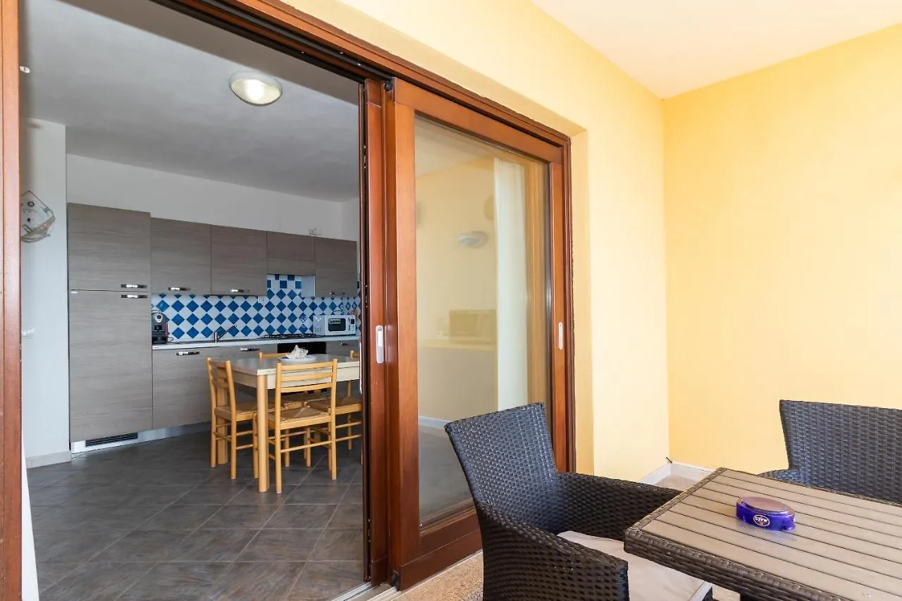Appartamento Con Piscina 03 Trinità dʼAgultu Lägenhet