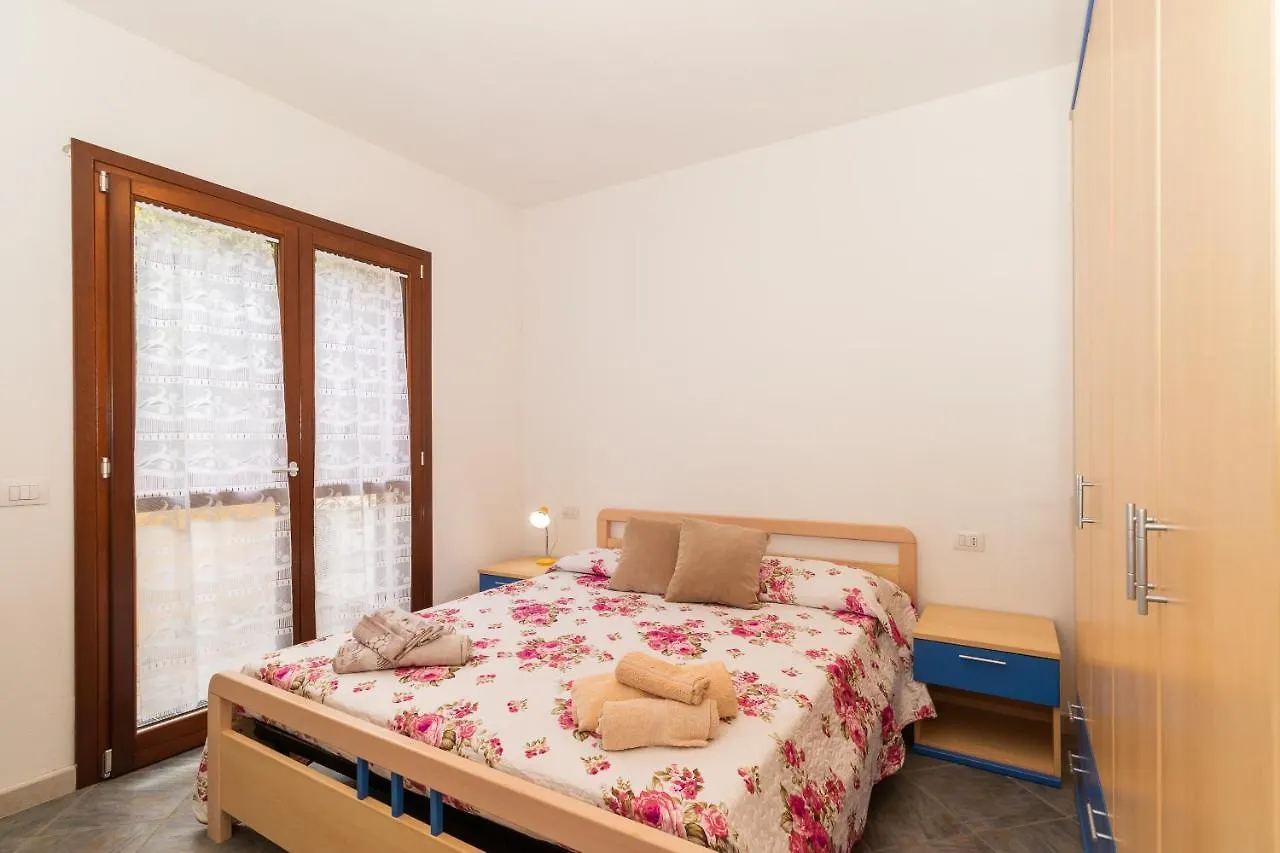 Appartamento Con Piscina 03 Trinità dʼAgultu Lägenhet